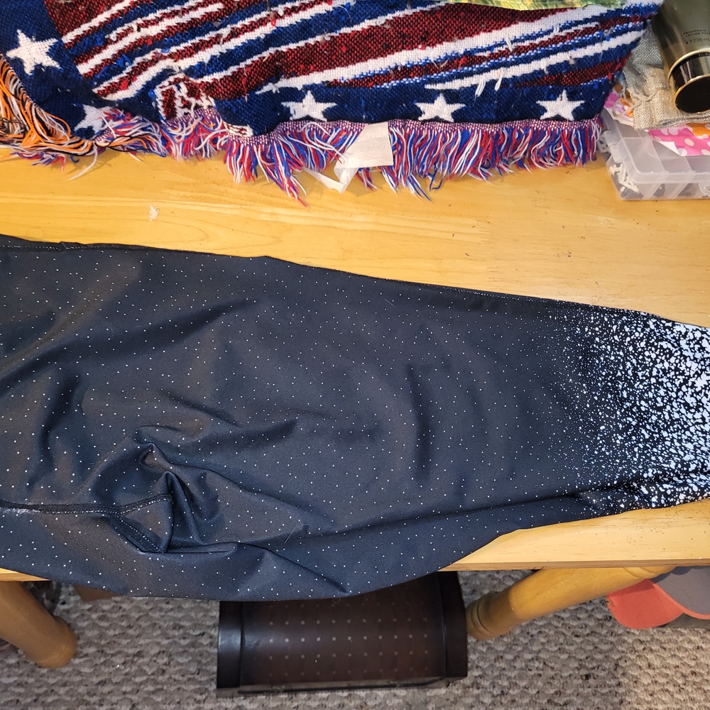 Elegant Black and White Speckled Leggings